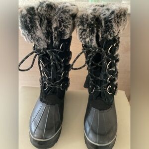 Khombu Faux Fir Lined Lace Up Weatherproof Boots